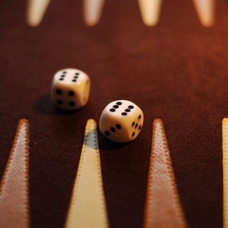 Backgammon Aufbau und Regeln des Brettspiels
