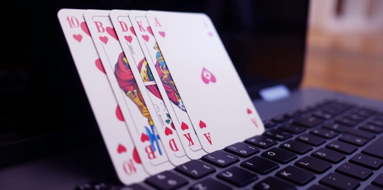 Poker - Die zwei beliebtesten Varianten 1 Poker - Online Poker -