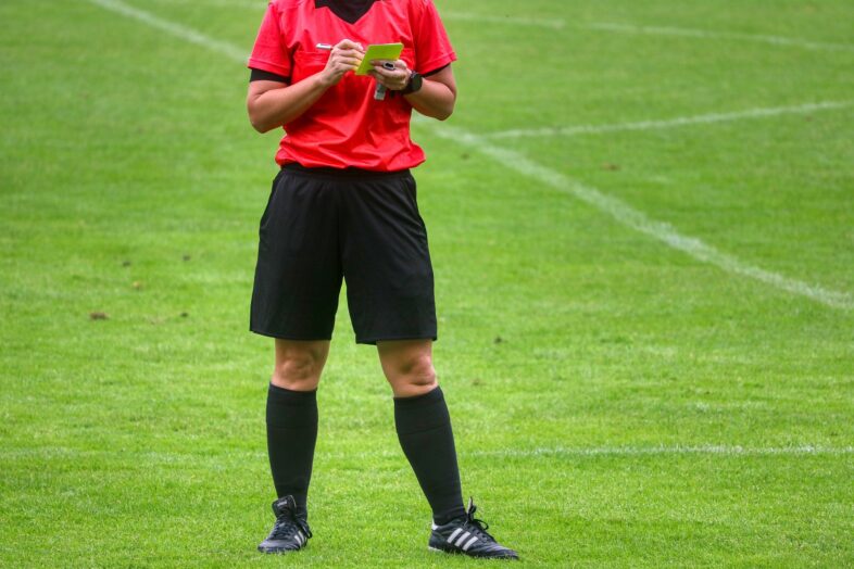 gelbe karte fussball